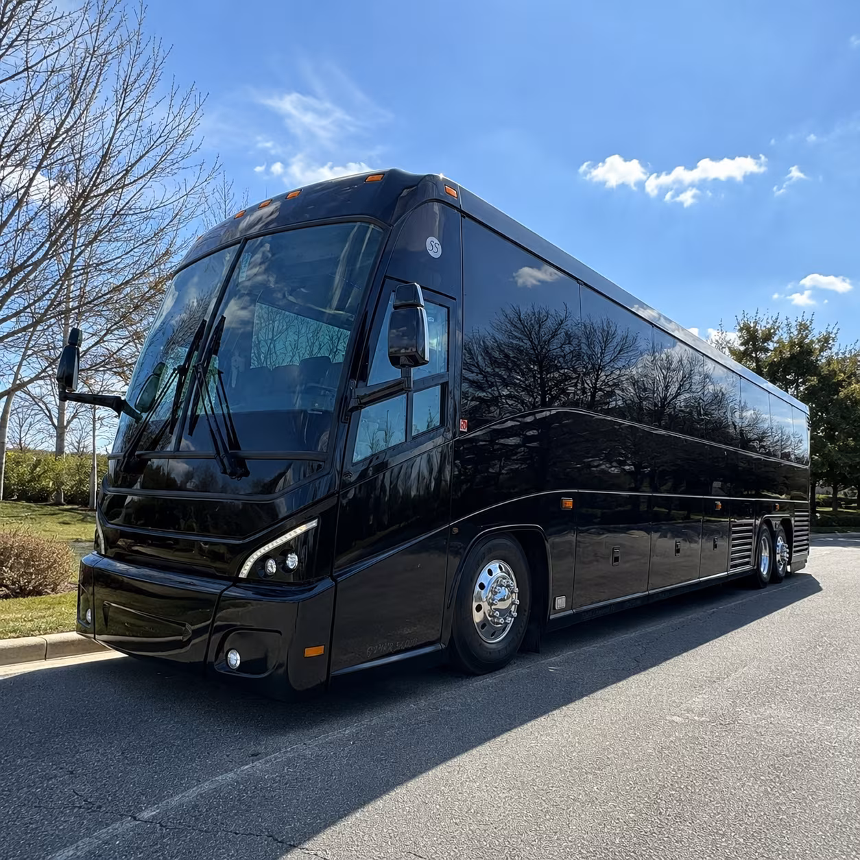 group transfers on i 35 between laredo and san antonio international airport