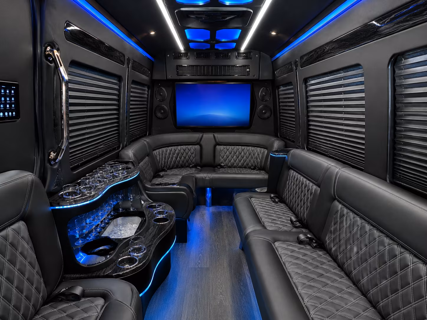 through a network of bus companies laredo groups find transportation for business trade and corporate travel